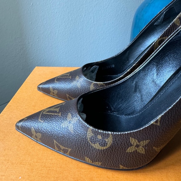 LOUIS VUITTON (2018) CHERIE PUMP - SIZE 38 - Picture 9 of 16